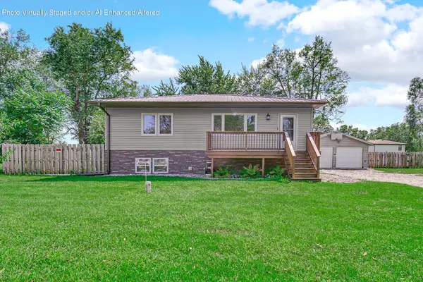 5094 E Saugana Trail, Rolling Prairie, IN 46371
