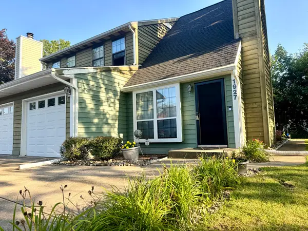 1927 Springvale Drive, Crown Point, IN 46307
