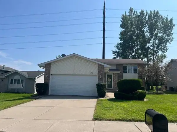 1861 E 87th Avenue E, Merrillville, IN 46410