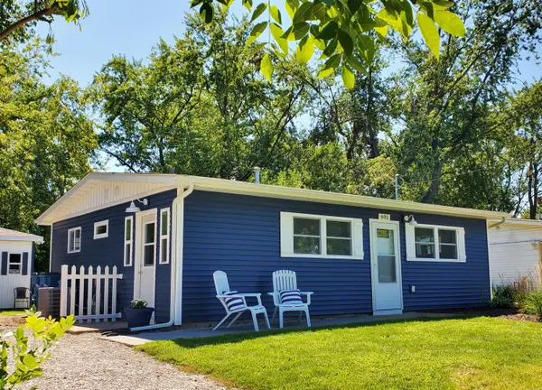 405 Strongbow Trail, Porter, IN 46304