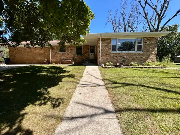 211 Carnation Street Ne, DeMotte, IN 46310