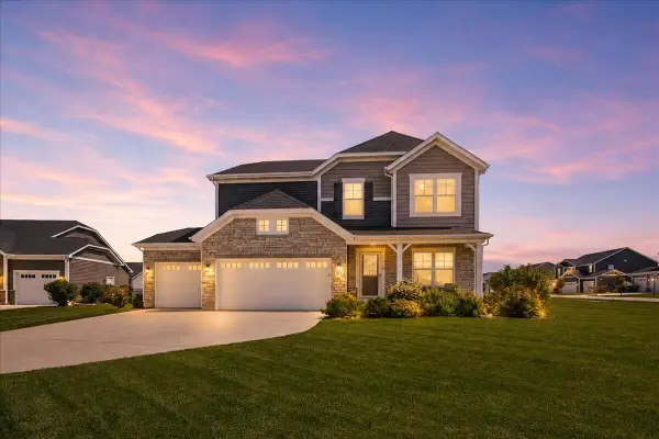 533 Lily Court, Valparaiso, IN 46385