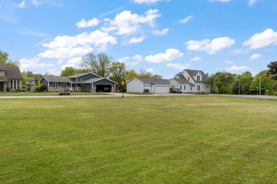 256 Pineview Lane, Valparaiso, IN 46383 - #2