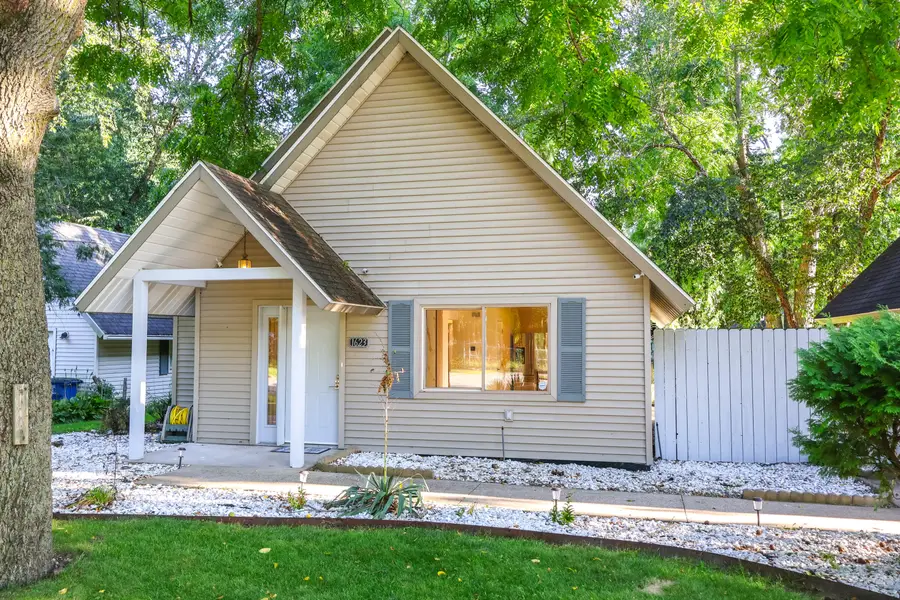 1623 E Coolspring Avenue, Michigan City, IN 46360 - #2