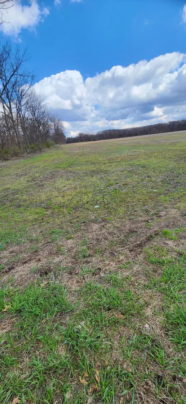 7640 S 1075 W, San Pierre, IN 46374