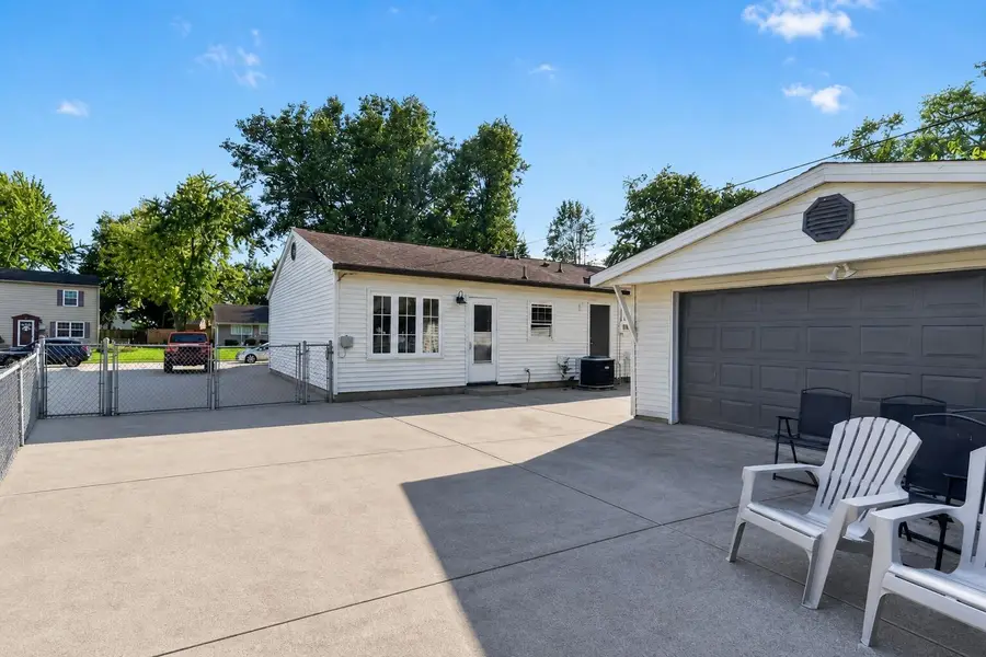 2706 Streamside Drive, Columbus, IN 47203 - #3