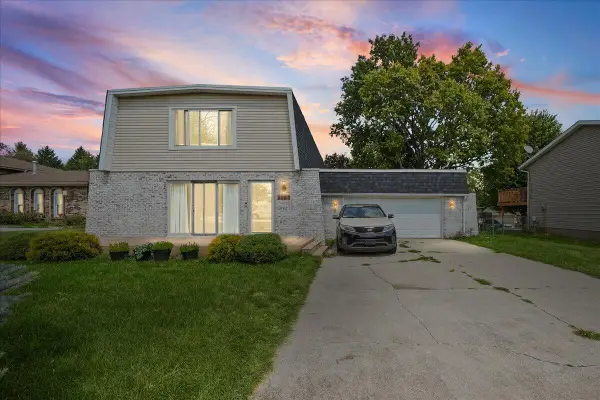 3562 Sunrise Drive, Crown Point, IN 46307