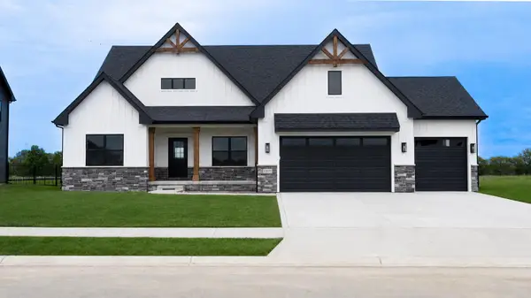 449 Meadow Brooke Lane, Dyer, IN 46311