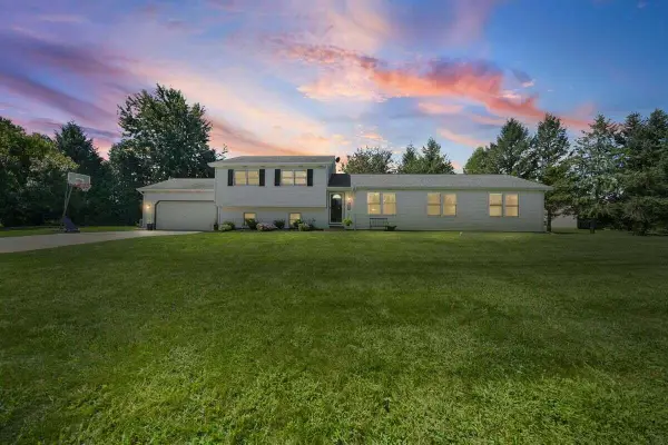 376 Nathan Terrace, Valparaiso, IN 46383