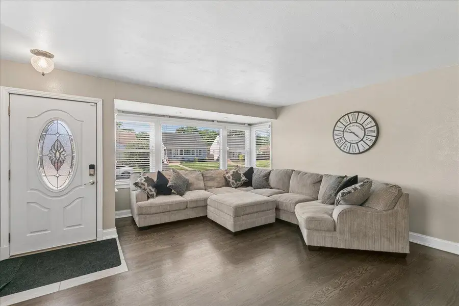 3911 Jewett Avenue, Highland, IN 46322 - #2