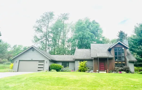 632 Woodstone Path, Valparaiso, IN 46385