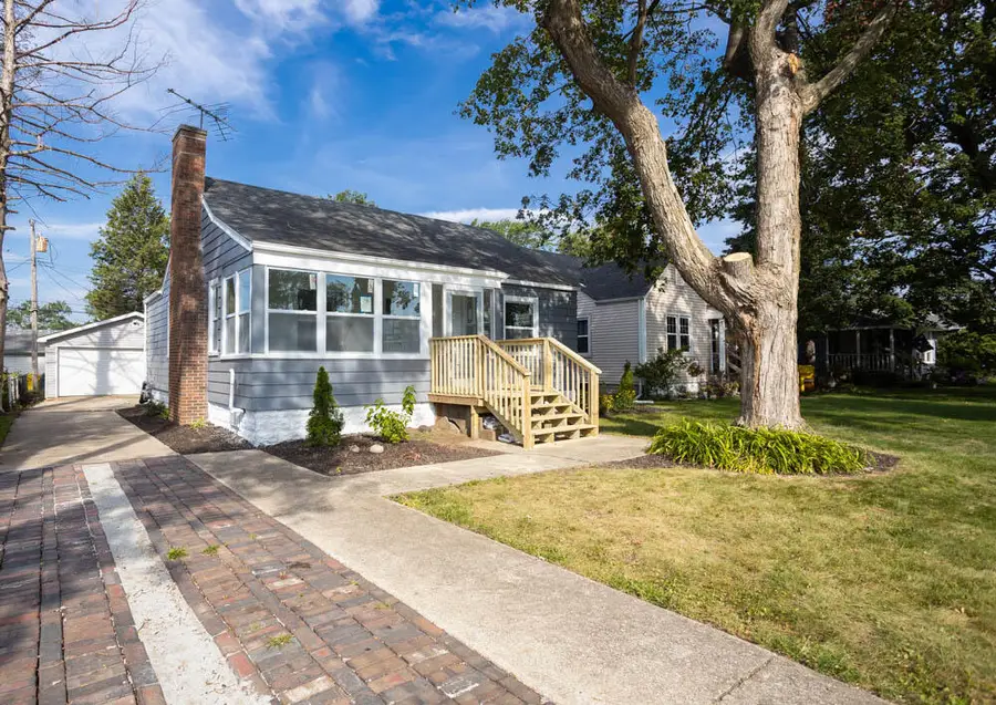 234 N Woodlawn Avenue, Griffith, IN 46319 - #2