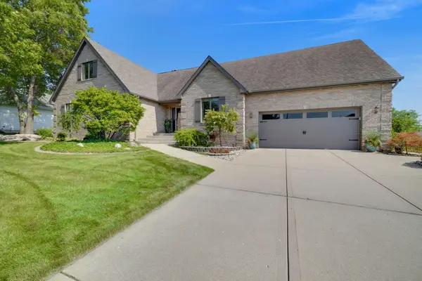 9201 Schillton Drive, St. John, IN 46373