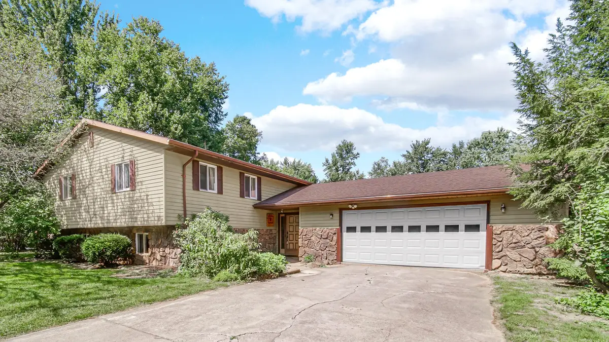 488 E 830 N, Valparaiso, IN 46383 - #1