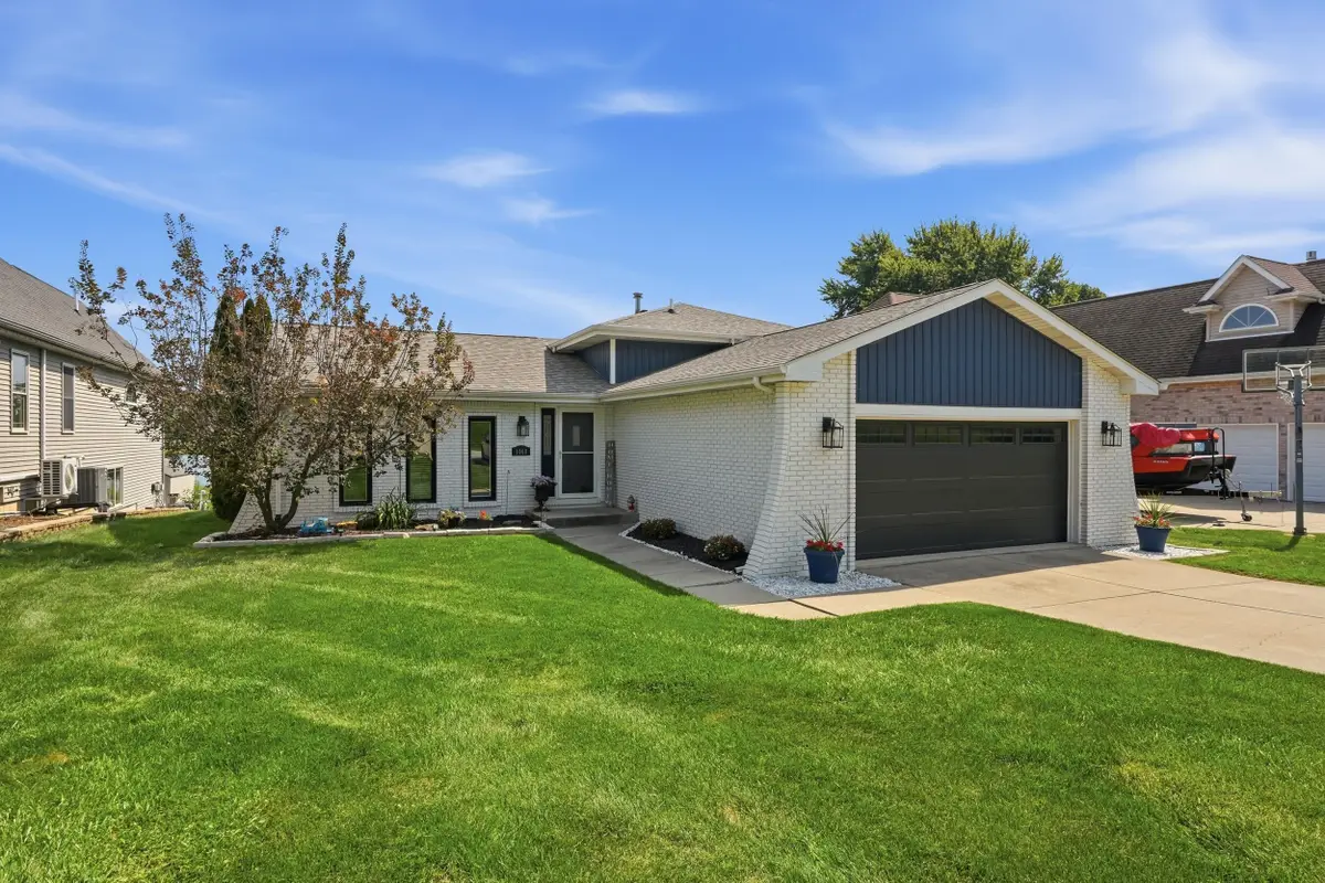 1068 Shoreline Road, Crown Point, IN 46307 - #1