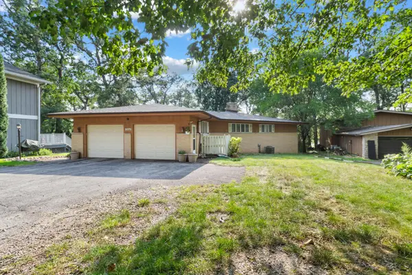 2075 Hidden Valley Drive, Crown Point, IN 46307