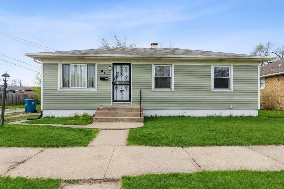 811 E 15th Avenue, Gary, IN 46407 - #1