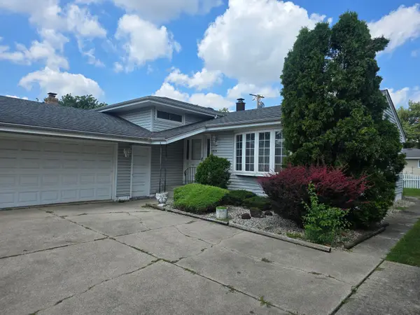 1819 Azalea Drive, Munster, IN 46321