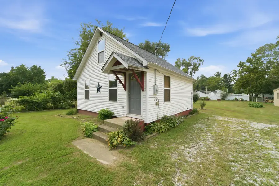 708 S Rose Avenue, Kouts, IN 46347 - #2