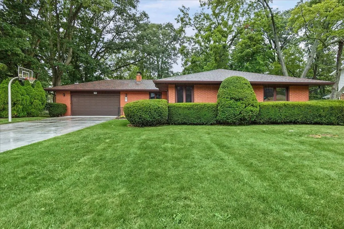 1805 Clover Lane, Valparaiso, IN 46385 - #1