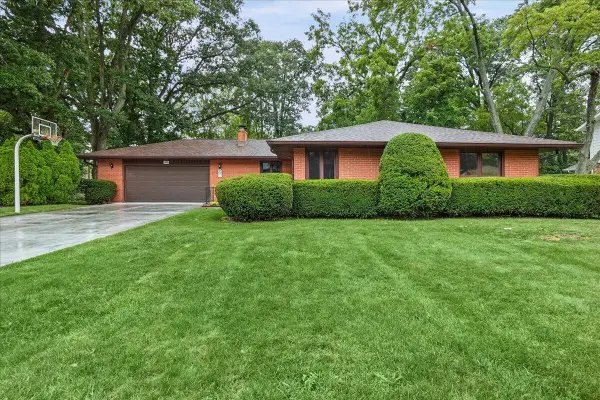 1805 Clover Lane, Valparaiso, IN 46385