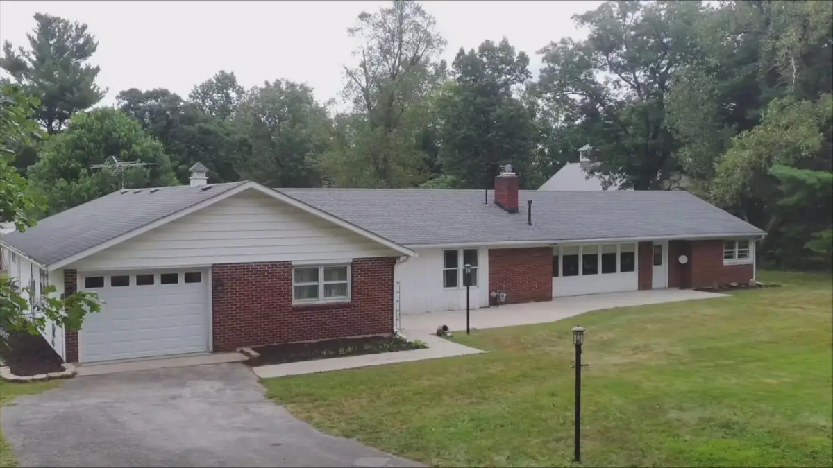 828 15th Avenue Nw, Demotte, IN 46310 - #1