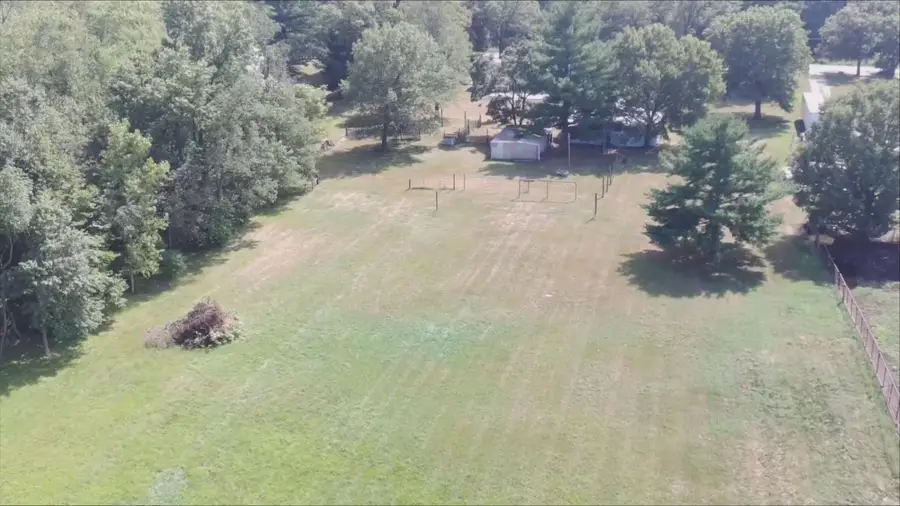 828 15th Avenue Nw, Demotte, IN 46310 - #2