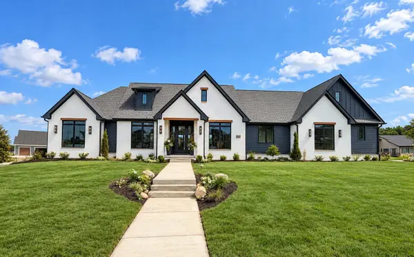 464 Stonebridge Pkwy, Valparaiso, IN 46383