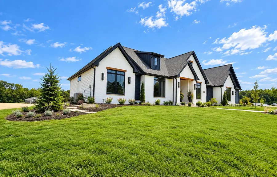 464 Stonebridge Pkwy, Valparaiso, IN 46383 - #2