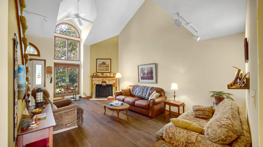 1486 Lake Street, Hobart, IN 46342 - #2