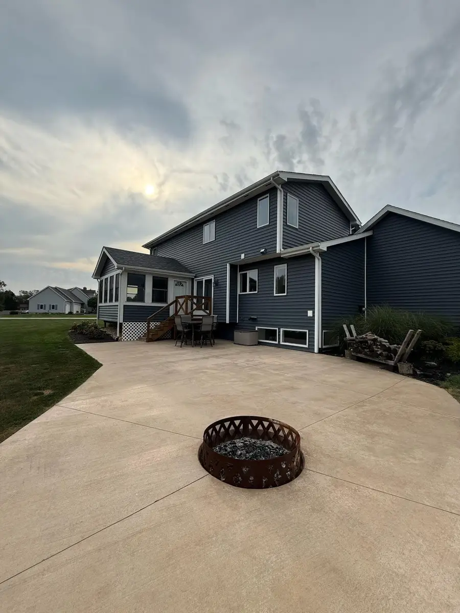 91 Fleetwood Drive N, Valparaiso, IN 46385 - #3