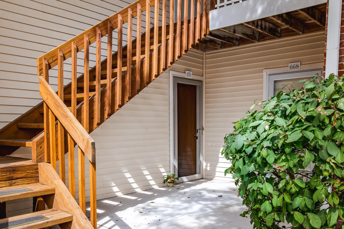 670 Forest Glen Drive, Valparaiso, IN 46385 - #1