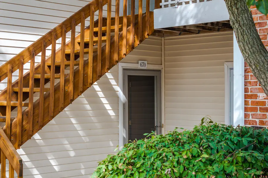670 Forest Glen Drive, Valparaiso, IN 46385 - #2