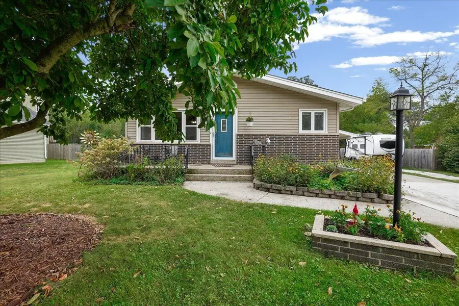 822 S Wisconsin Street, Hobart, IN 46342 - #2