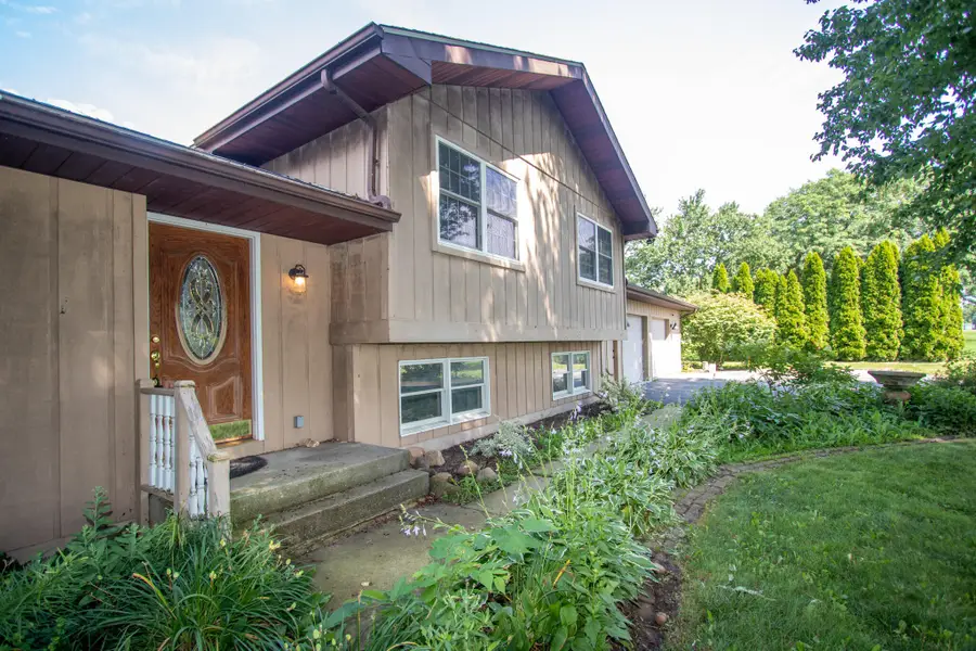 184 S 200 W, Valparaiso, IN 46385 - #3