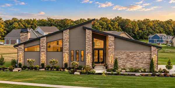 455 Stonebridge Parkway, Valparaiso, IN 46383