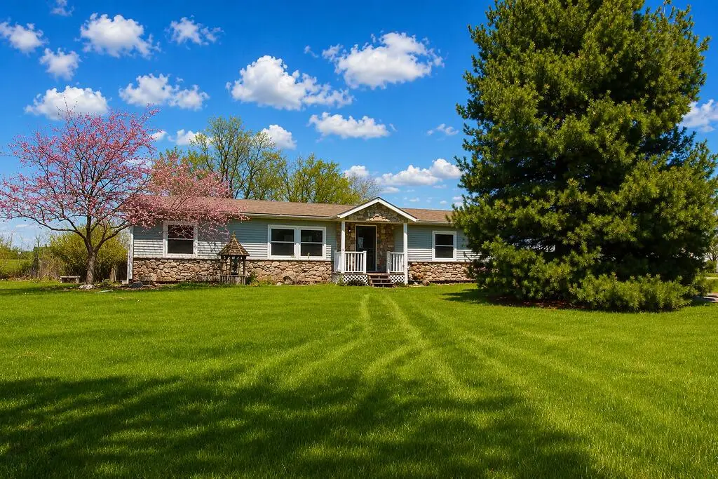 6458 E Bootjack Road, Rolling Prairie, IN 46371 - #1