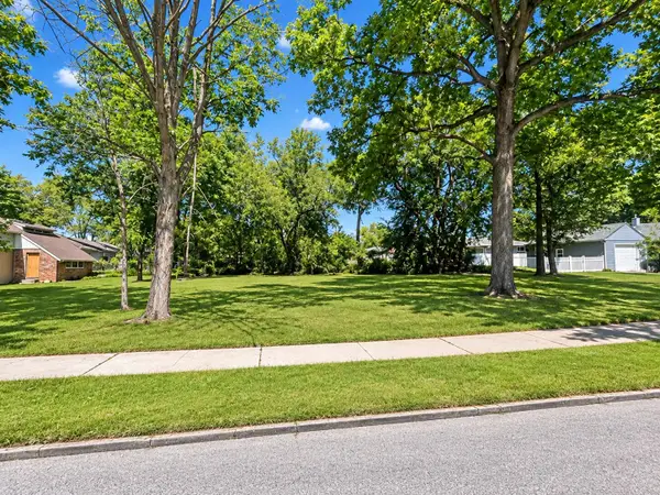 156 Mckinley Street, Valparaiso, IN 46383
