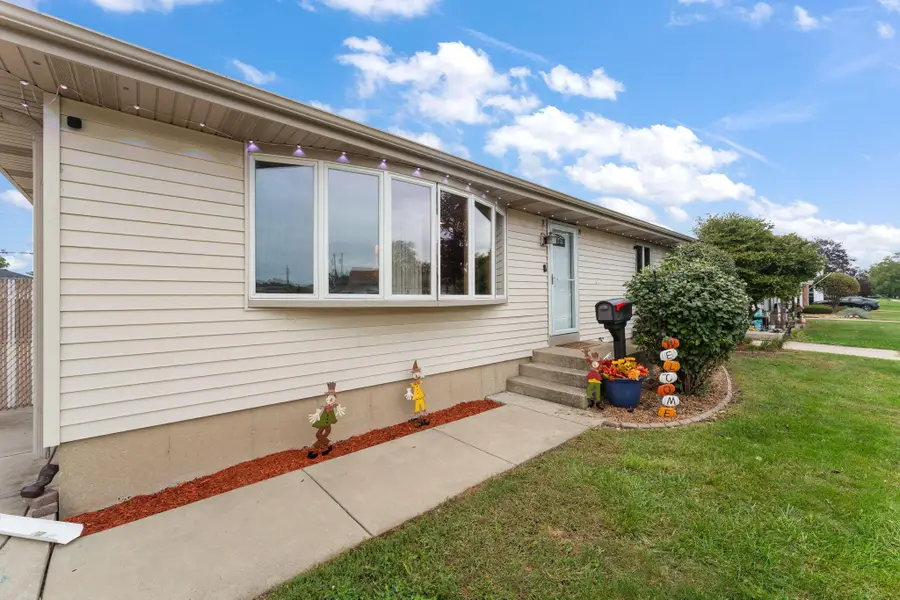 3527 43rd Street, Highland, IN 46322 - #3