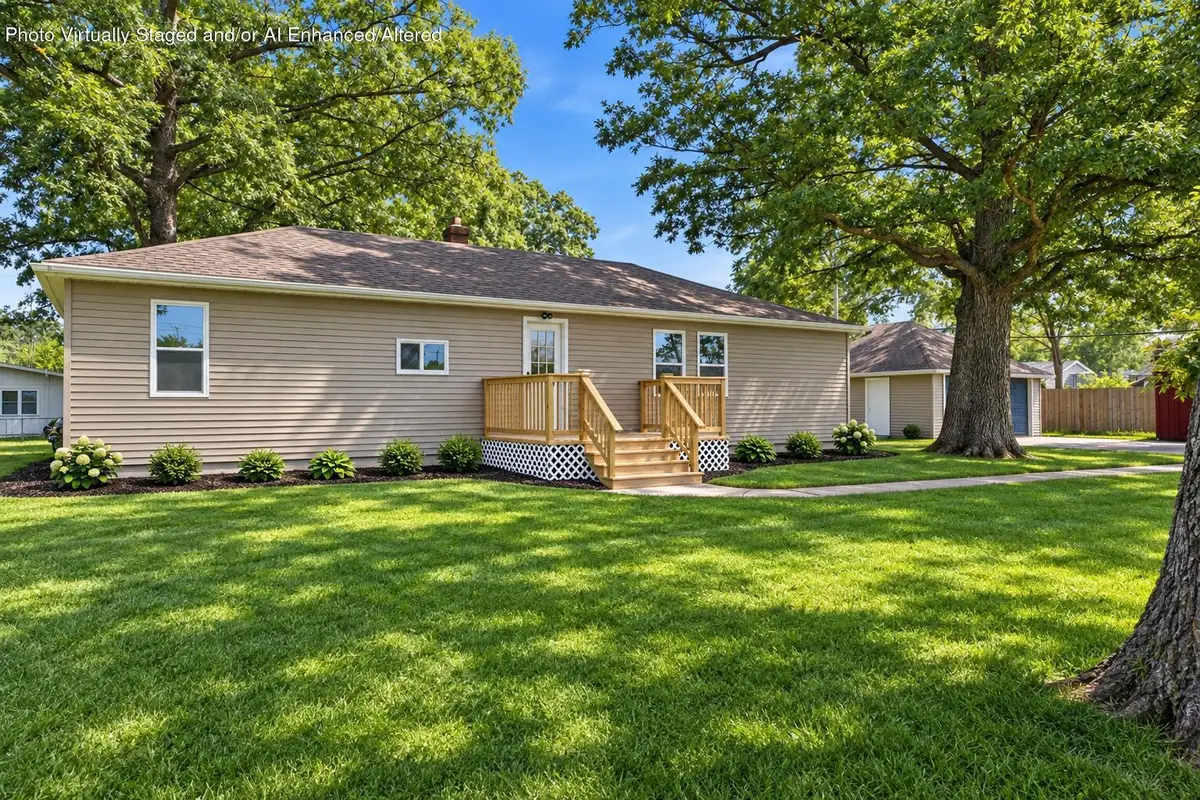 341 W 700 N, Valparaiso, IN 46385 - #1