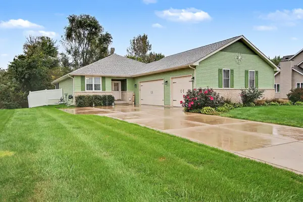 726 Cinnamon Teal Court, Hobart, IN 46342