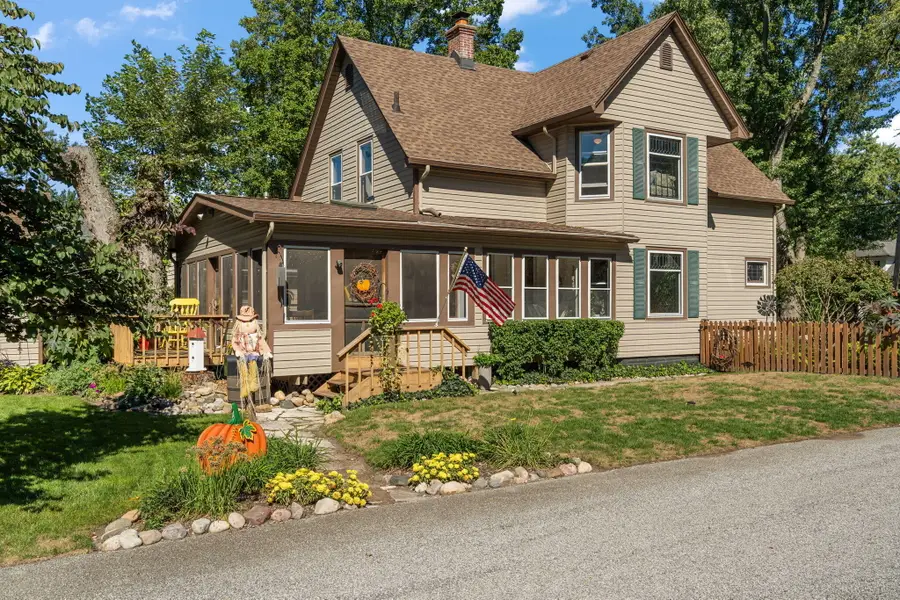 744 S 2nd Street, Chesterton, IN 46304 - #2