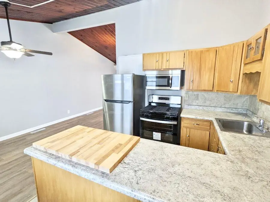 934 N Oakwood Avenue, Griffith, IN 46319 - #2
