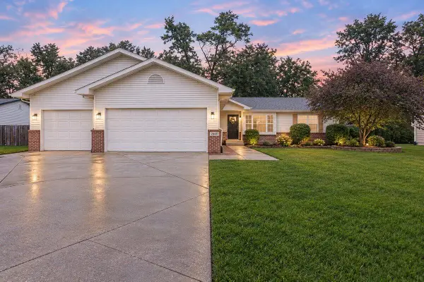 2340 Cedar Creek Circle, Portage, IN 46368
