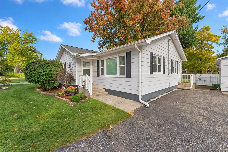 402 W Daumer Road, Kouts, IN 46347 - #3
