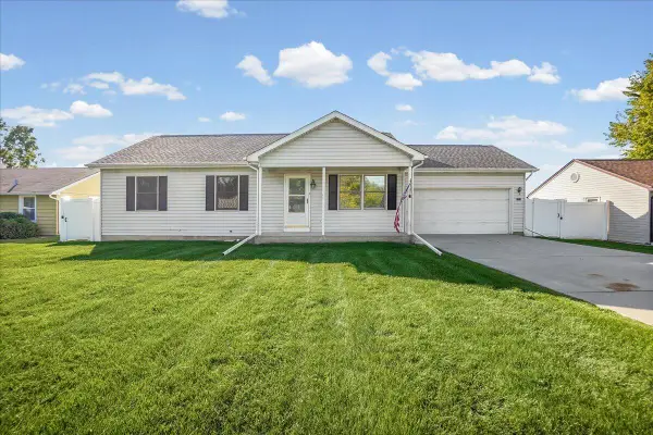 8404 Ellsworth Place, Merrillville, IN 46410