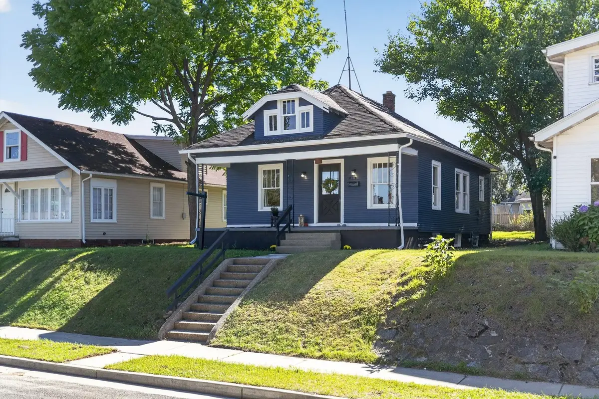 414 E Fairview Avenue, South Bend, IN 46614 - #1