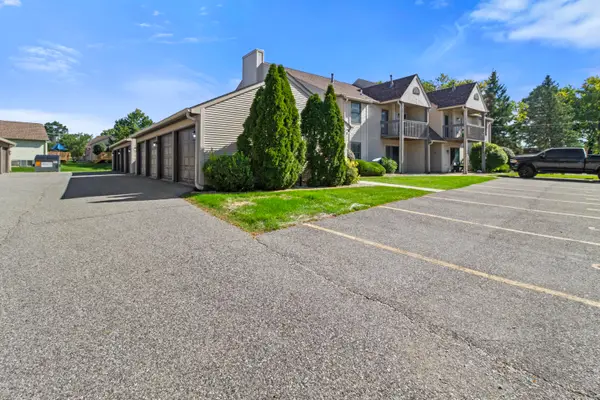 3502 Timberbridge Drive #F, Valparaiso, IN 46383