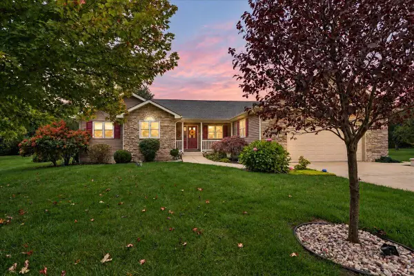 29 Pinehurst Drive, Valparaiso, IN 46383