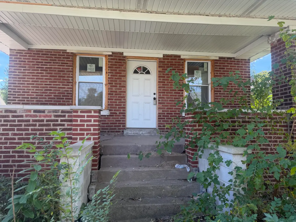225 W 37th Avenue, Gary, IN 46408 - #1